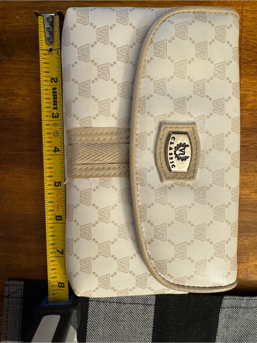 VR Classic Monogram Cream Clutch Wallet